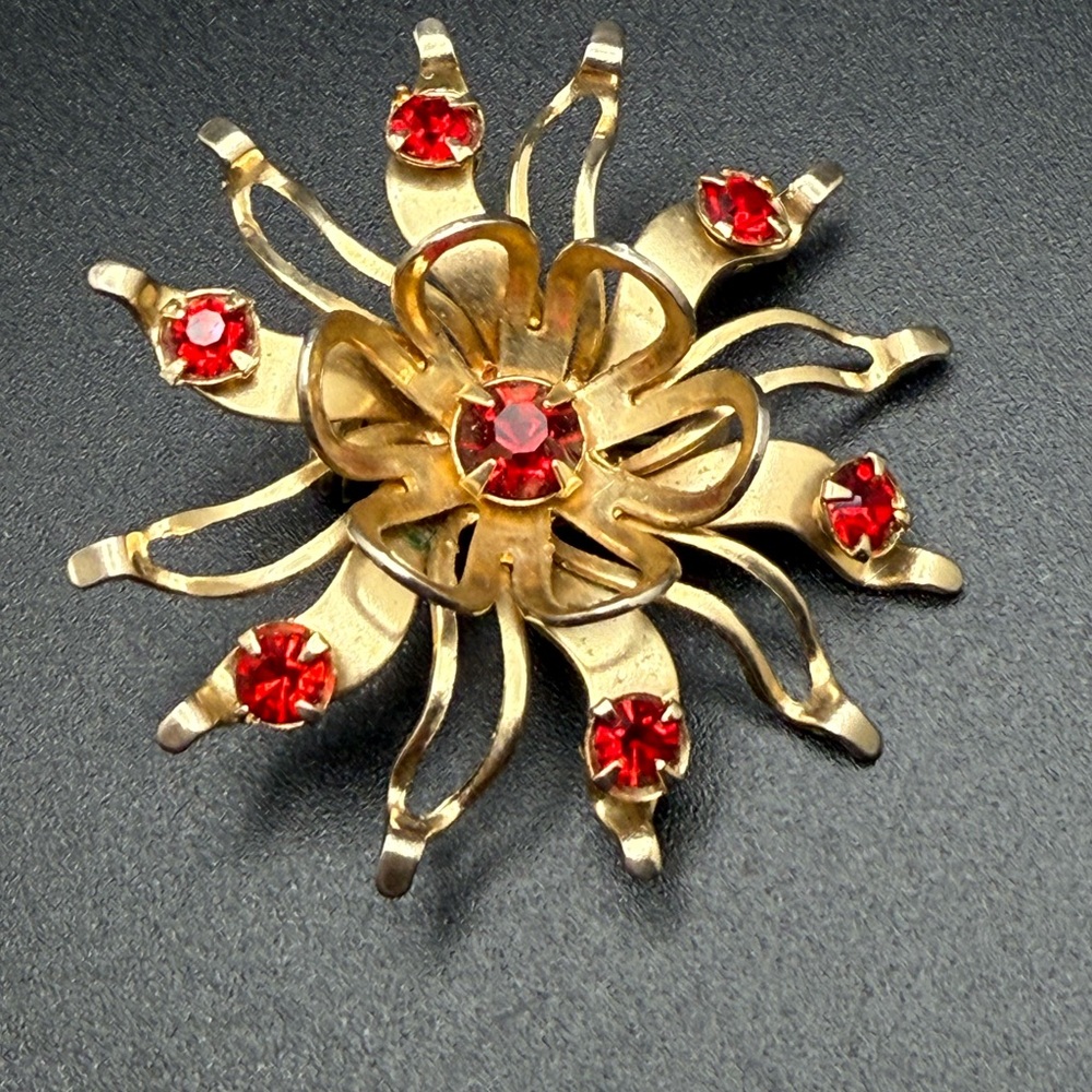 Vintage MCM Gold Tone Red Rhinestone Star Flower Brooch Pin
